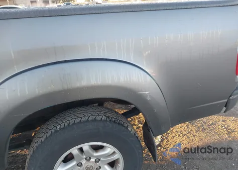 2004 Toyota Tundra Limited V8 from USA, damaged, VIN 5TBDT48114S438633